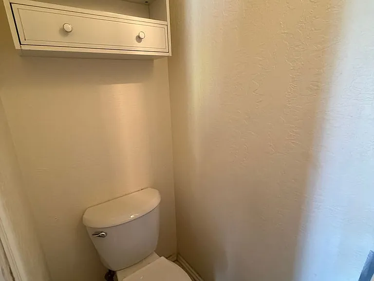 625 E Wilmington Ave — Photo 11