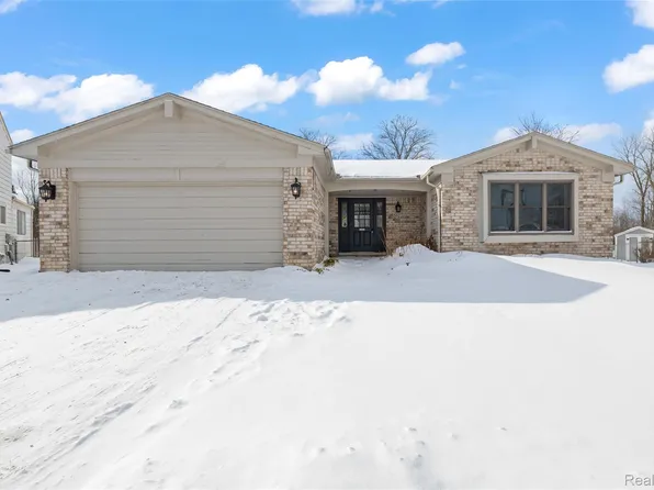 42745 Redfern St, Canton, MI 48187