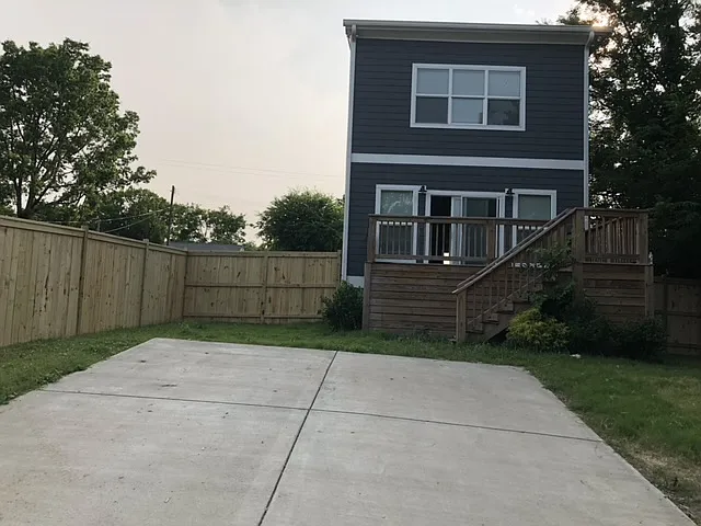 804 Lena St — Photo 24