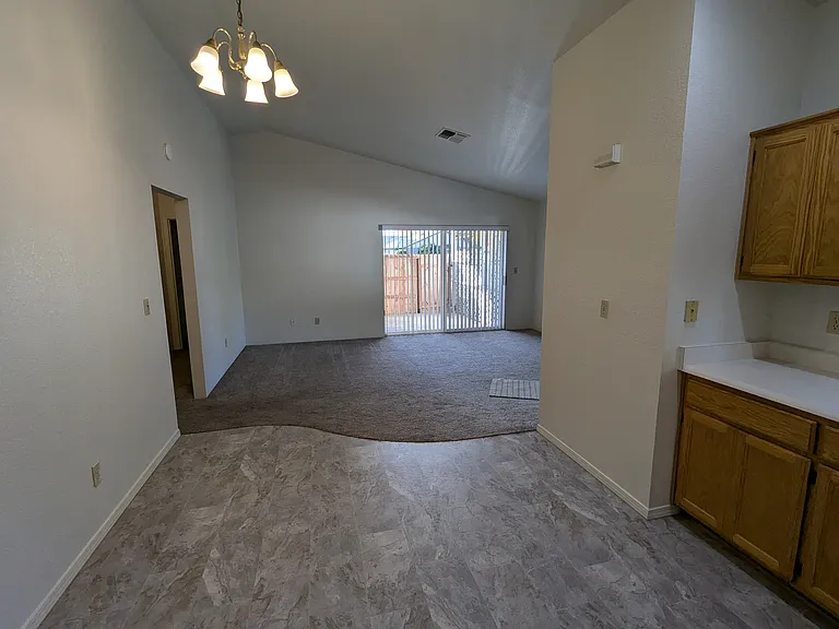 1373 Star Ct — Photo 3