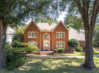 8820 Somerset Ln, Germantown, TN 38138