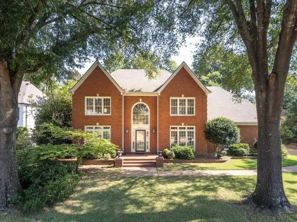 8820 Somerset Ln, Germantown, TN 38138