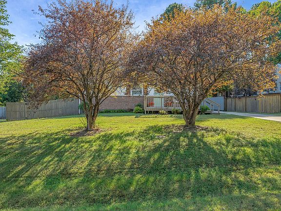 5th image of 3815 Barlow Dr
