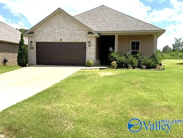136 Gardencove Cir