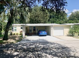 689 N Edgewater Dr, Plant City, FL 33565