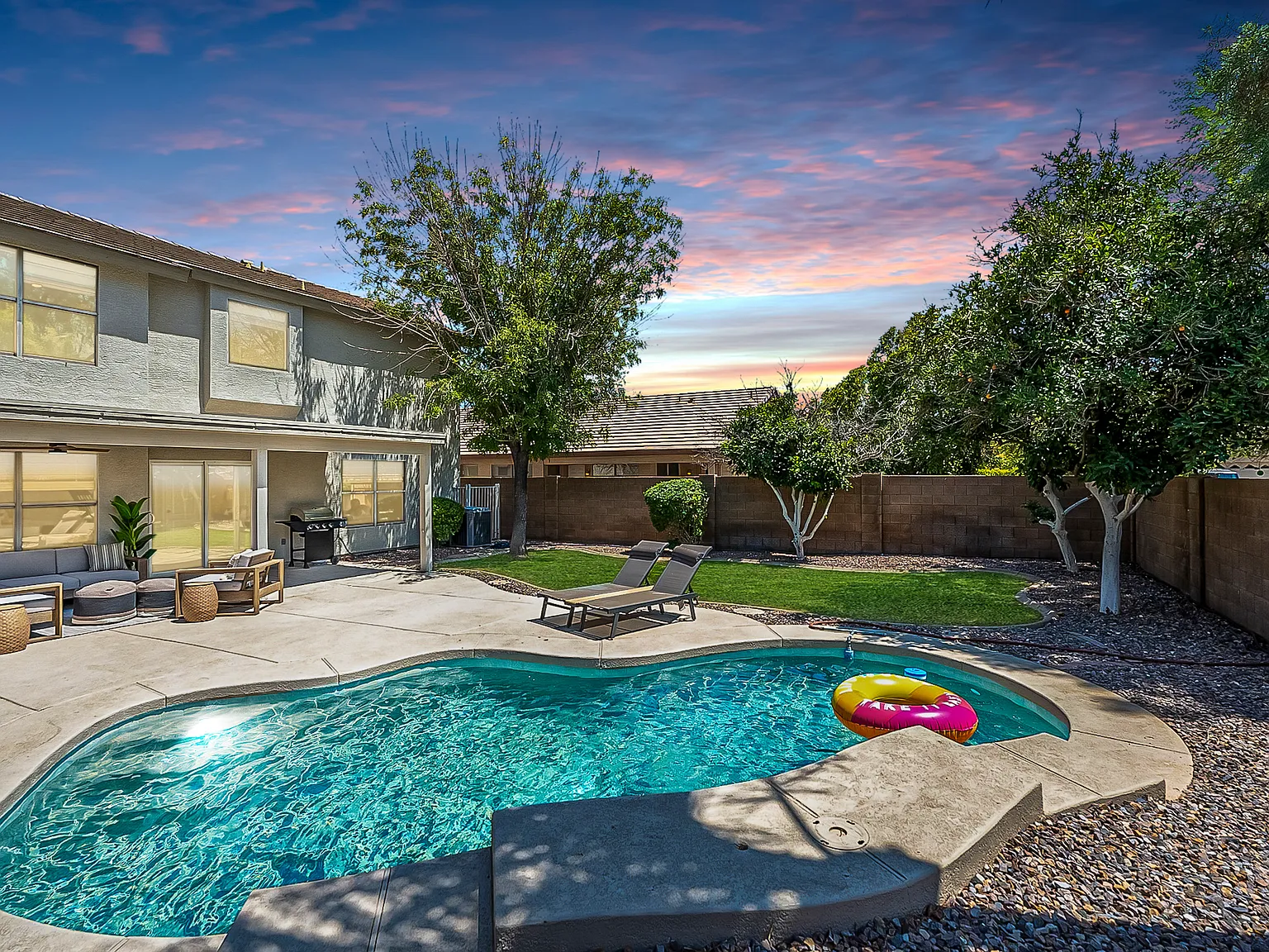 4 bed, 2.5 bath, 2039 sqft, $7,500 — Photo 4