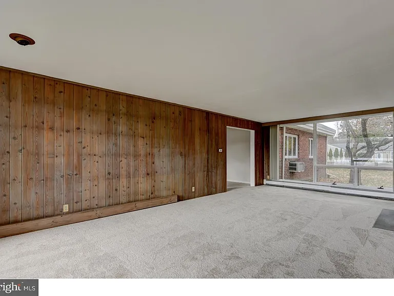 181 Cranbury Rd — Photo 10