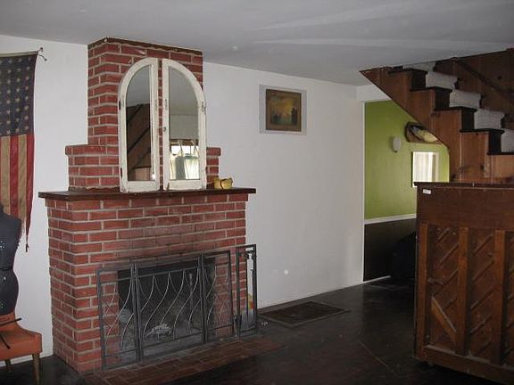 3rd image of 11046 Otsego St #11046