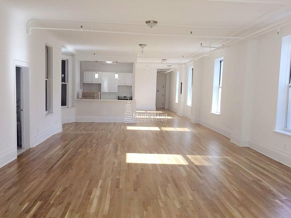 2nd image of 210 5th Ave Ste 1002