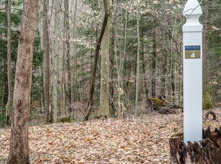 4 Peregrine Ridge Rd, Victor, WV 25938