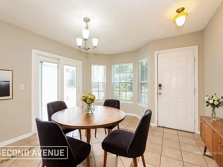 5647 Ellis Trace Dr — Photo 6