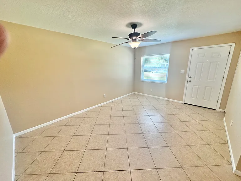 5002 Seneca Ave — Photo 24