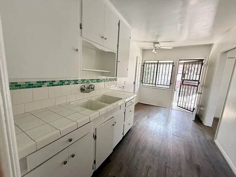 128 N Avenue 56 #4 — Photo 9
