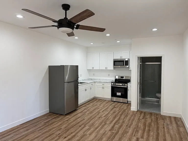 20152 Baltar St #1/2 — Photo 2