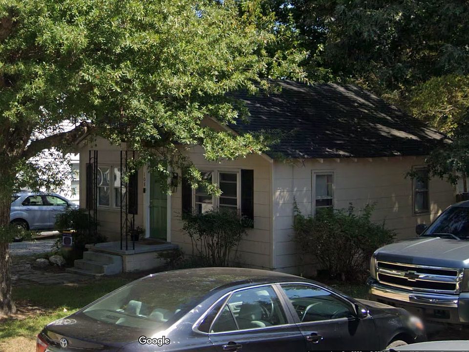 2nd image of 108 N Summit St
