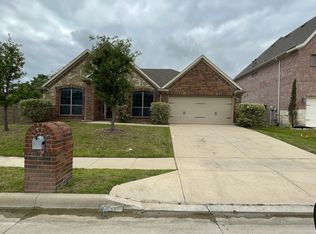 453 Bristol St, Roanoke, TX 76262