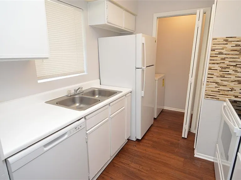 8630 Mallard Reserve Dr #205 — Photo 5