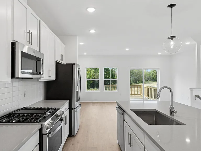 55 Silverbell Ave — Photo 10