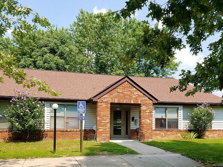 1420 Court St — Photo 3