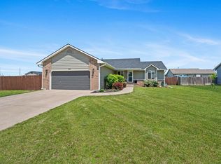 424 Wheatridge Dr, Newton, KS 67114