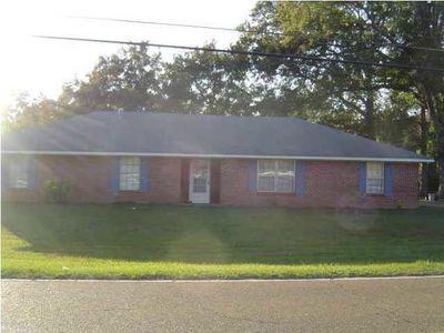 3813 Henderson Rd, Jackson, MS, 39272