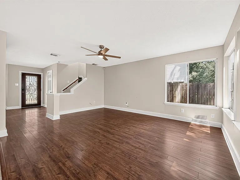 18174 Woodsdale Ct — Photo 8