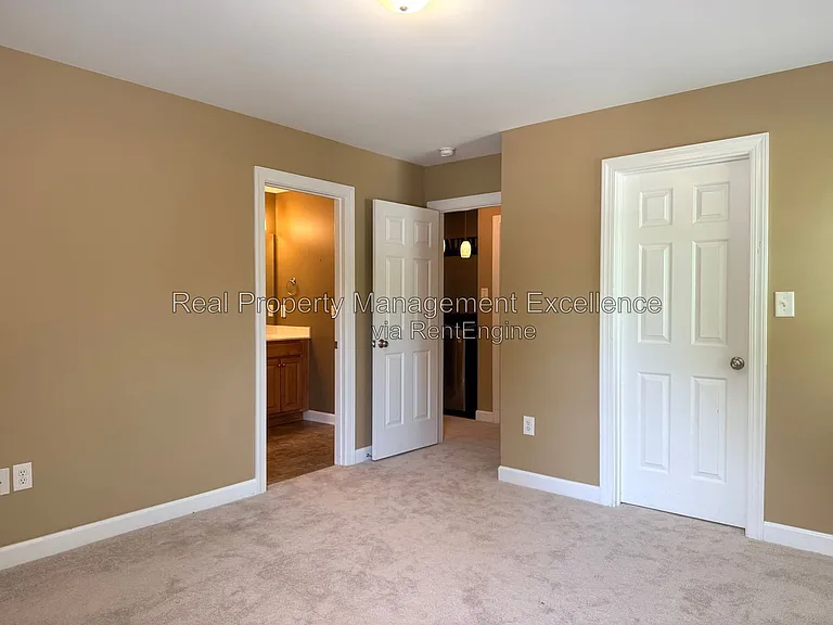 616 Lake Artesia Ln — Photo 48