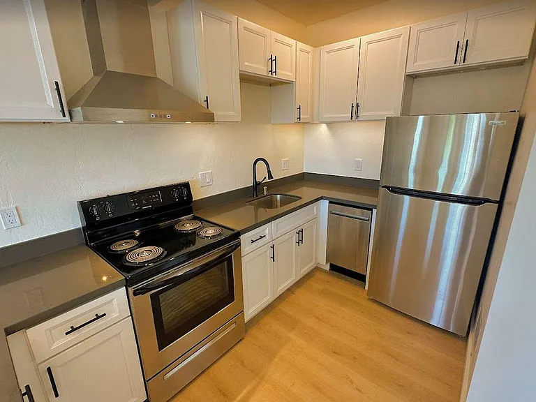 6616 Telegraph — Photo 12