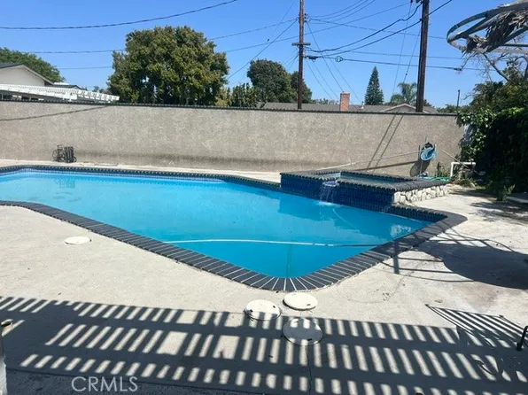 3400 W Glen Holly Dr, Anaheim, CA 92804