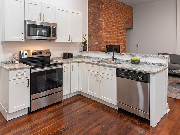 4th image of 1039 Lee St #1