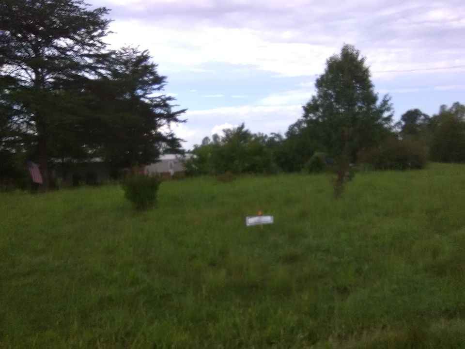 2nd image of 635 Belcher Rd