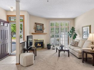 17904 Cobblestone Way #37, Eden Prairie, MN 55347