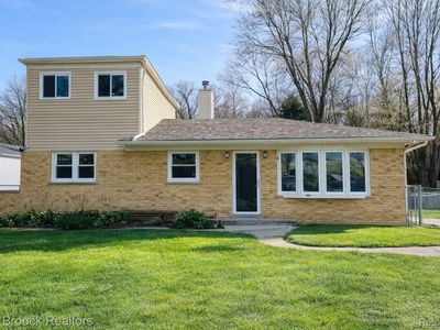 23330 Duprey St, Macomb, MI, 48042