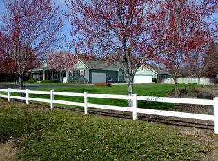 2950 Larch Ave, Central Point, OR 97502