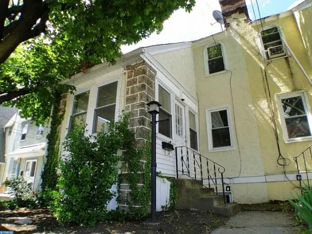 222 Heather Rd photo 1
