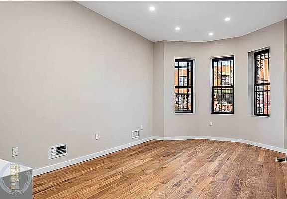 5th image of 536 Kosciuszko St #1A