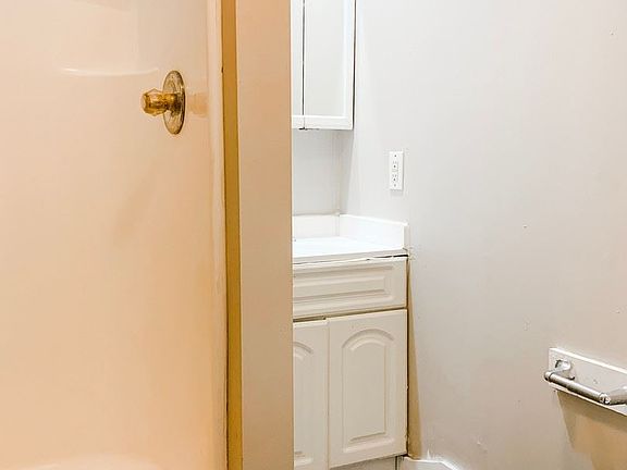 3rd image of 428 N Grant St #A