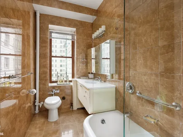 225 West 86th Street image 8 of 20