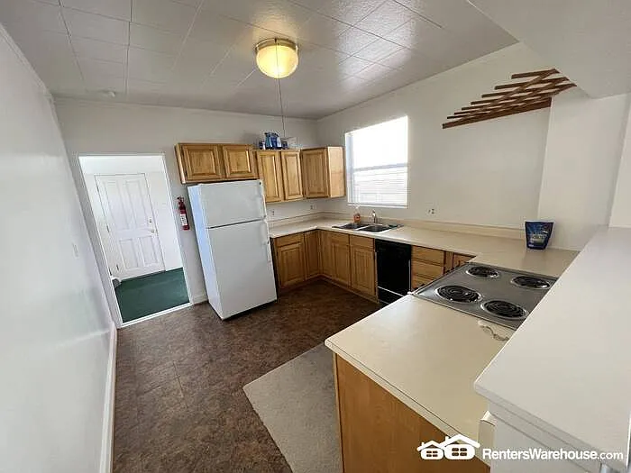 1017 S Pearl St — Photo 6
