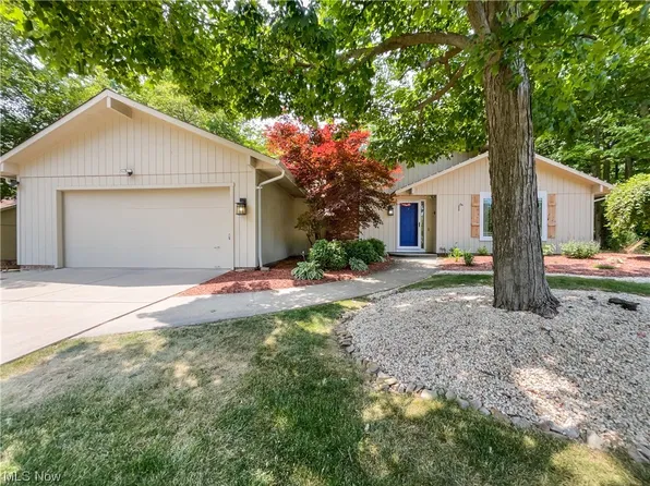 5360 Park Side Trl, Solon, OH 44139