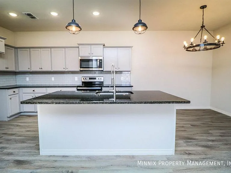 2525 137th St — Photo 3