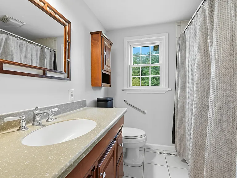 244 Federal City Rd — Photo 17