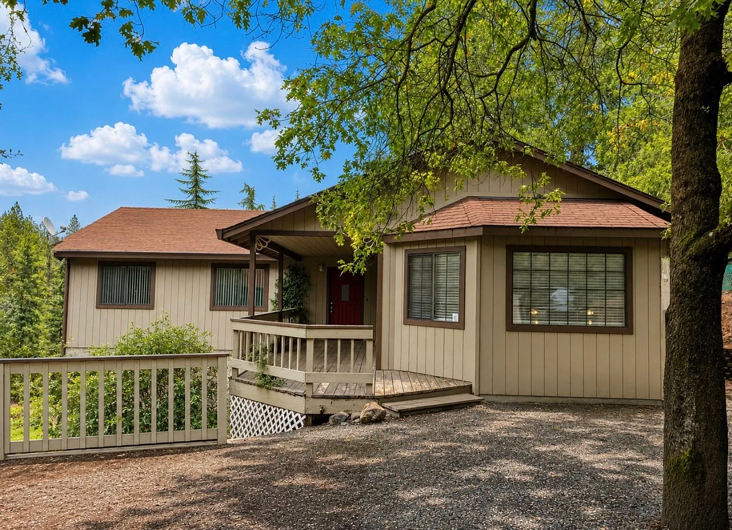Great family home in Alta Sierra — Photo 1