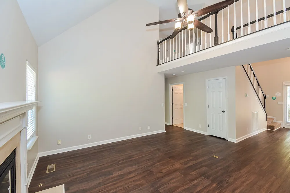 4 bed, 2.5 bath, 2553 sqft, $2,785 — Photo 4