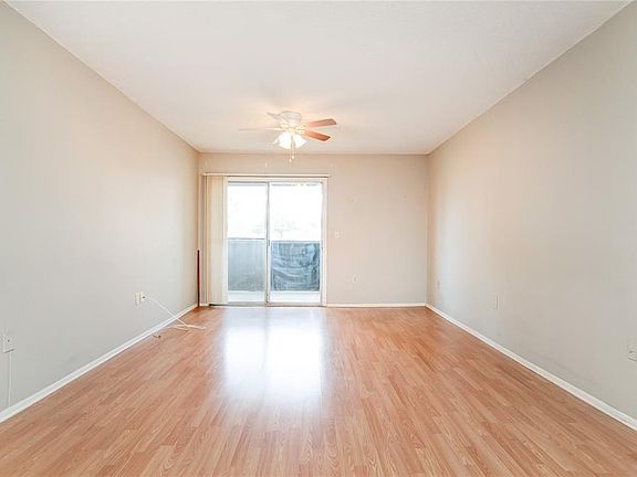 4th image of 944 Lake Destiny Rd Unit F