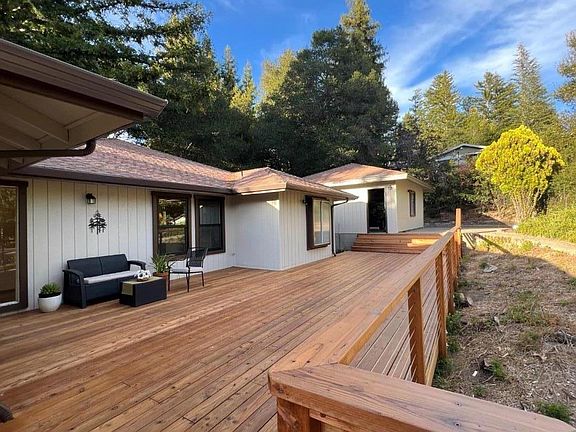 3rd image of 109 Crows Nest Dr