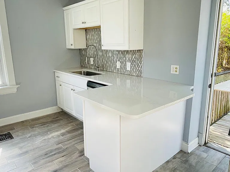 4407 Verne Ave — Photo 3