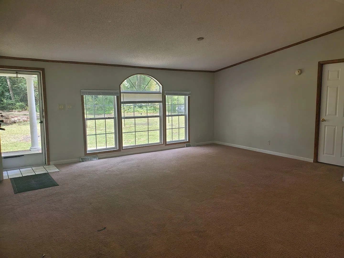 New Listing — Photo 4