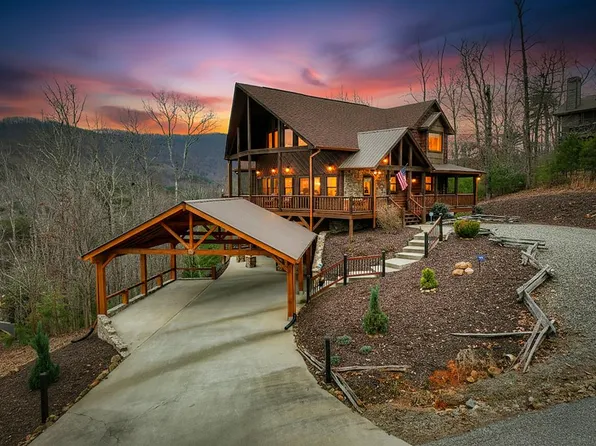 467 Deer Crest Rd, Blue Ridge, GA 30513