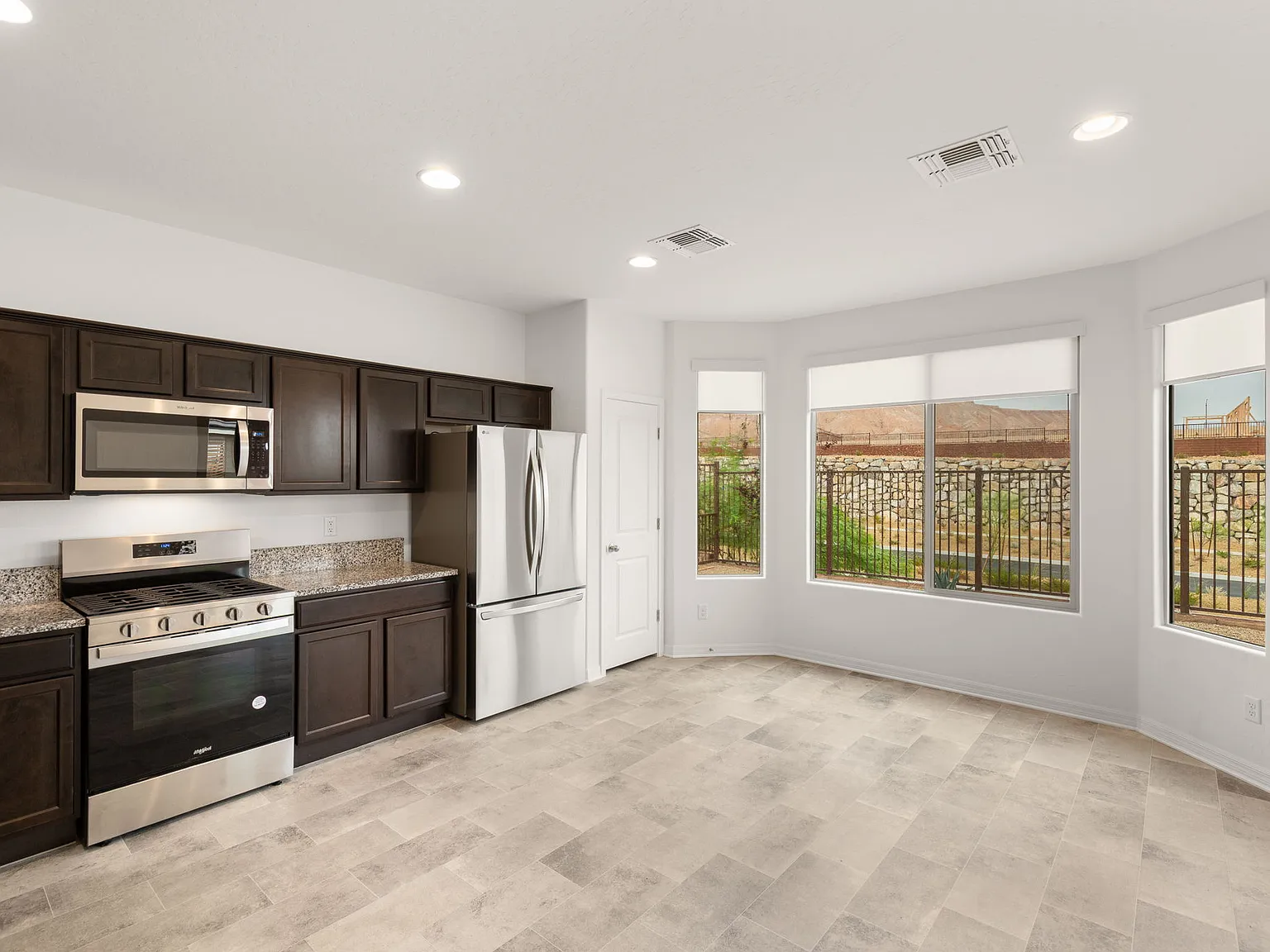 2 bed, 1439 sqft, $1,900 — Photo 3